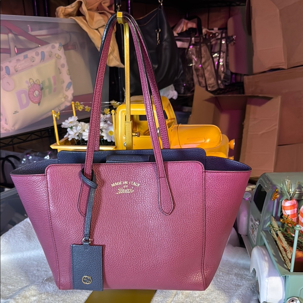 Gucci Women's Burgundy Leather Bag